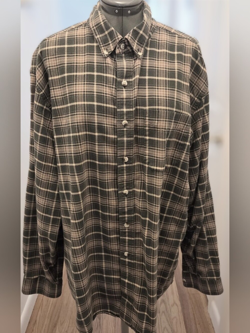 L.L. Bean Men's Shirt Plaid 100% Cotton Flannel XL Long Sleeve Button Down